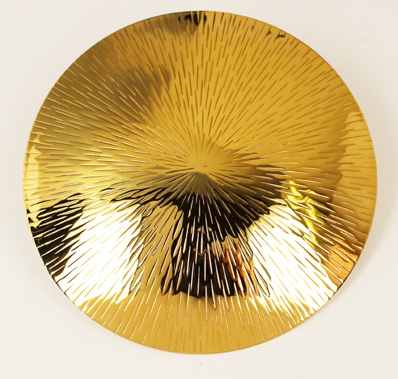 Kelchpatene gewölbt, vergoldet, handziseliert (Strahlen) Ø 15 cm