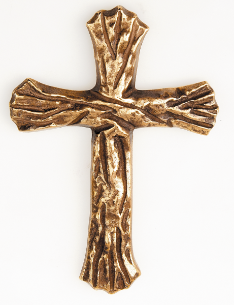 Bronzekreuz mit Baumstammstruktur